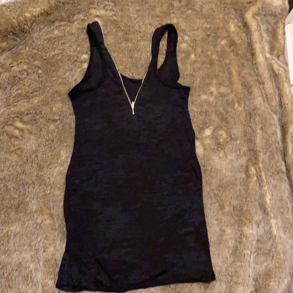 Beautiful zip up tank‎ top